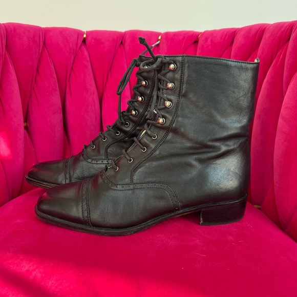 BALLY LEATHER LACE UP BOOTIES - Picture 3 of 5